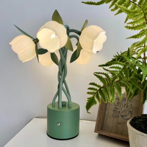 Five flower shaped desk lamp