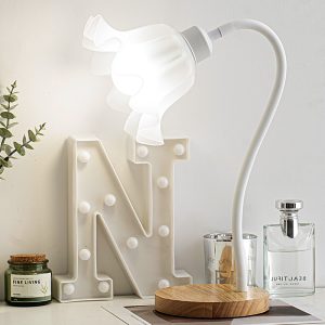 Single flower wooden base desk lamp