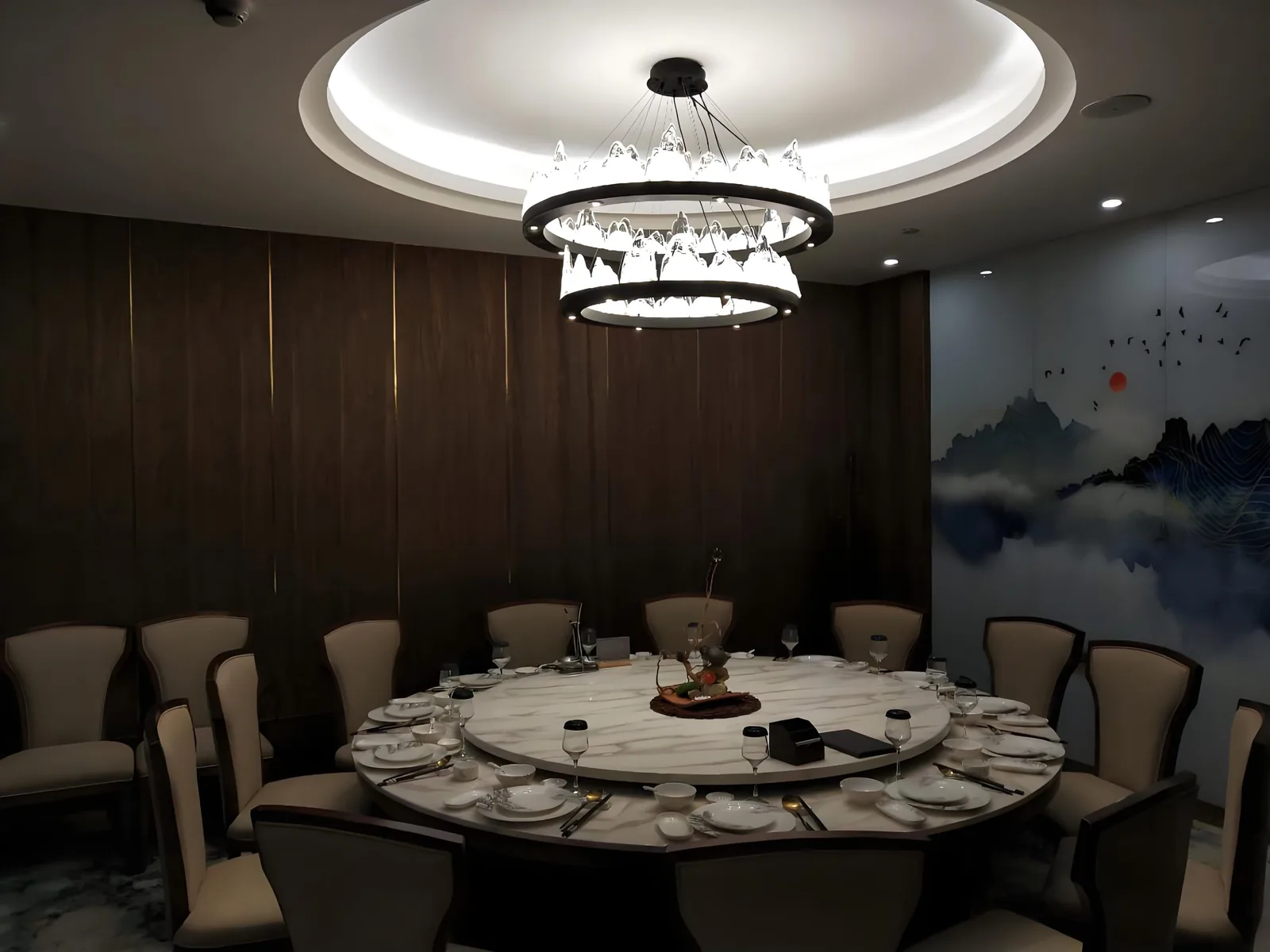 Customized pendant lighting for hotel interiors